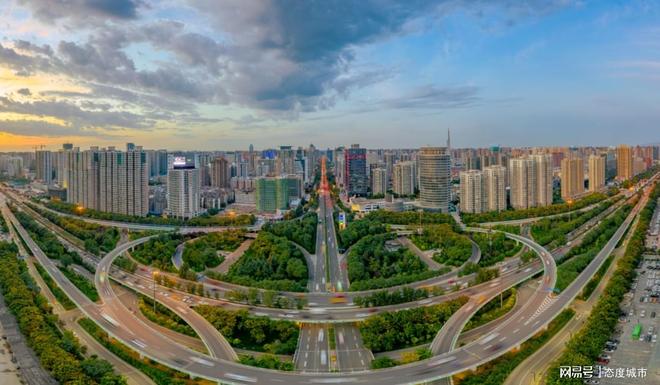 新华社关注经开企业搭上中欧班列“快车”驶向全球！(图2)