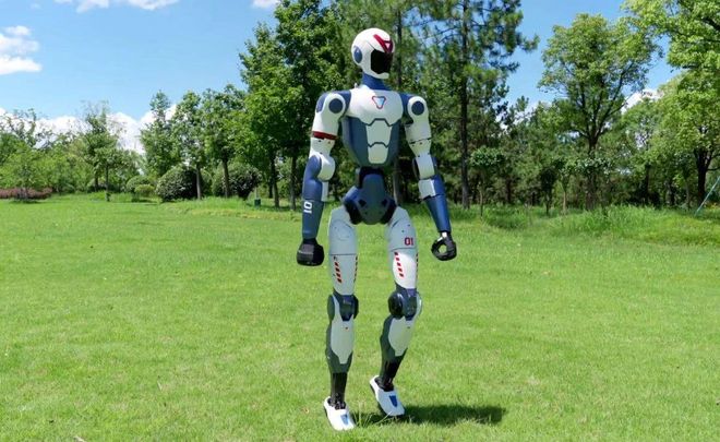399万元的人形机器人来了“机器人税”会多快到来？(图1)