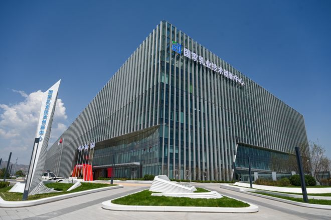 行业标杆龙头引领——伊利集团获评全国文明单位(图4)