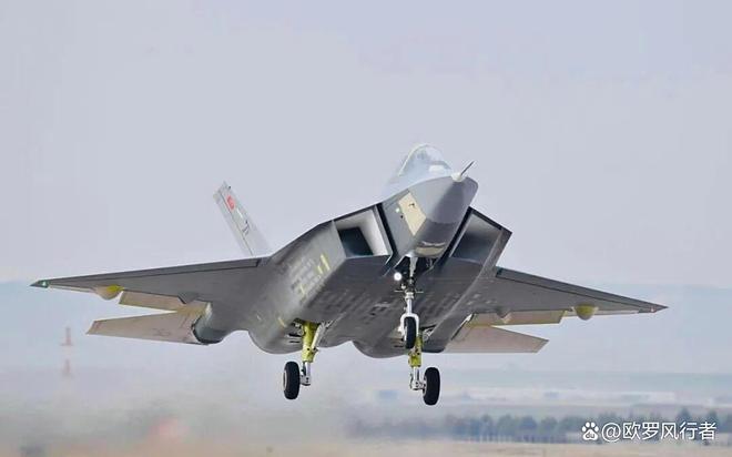 完全一样：究竟是歼35泄密？还是土耳五代机完全抄袭中国？(图1)