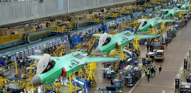 绝望了看到中国六代机先试飞美国直接耍赖：以后战斗机不划代(图10)