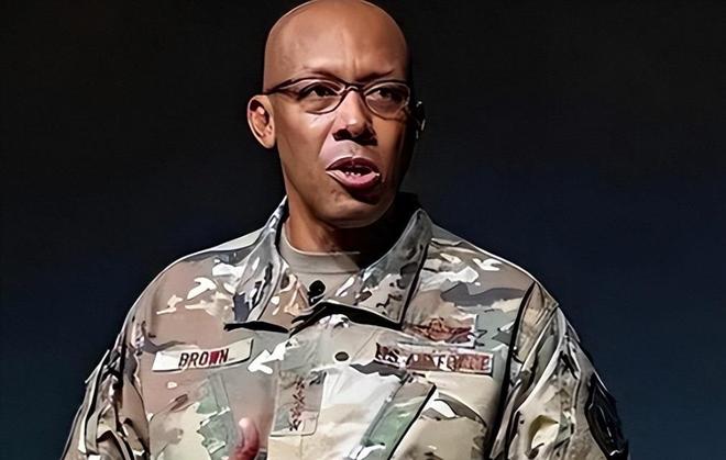 绝望了看到中国六代机先试飞美国直接耍赖：以后战斗机不划代(图3)