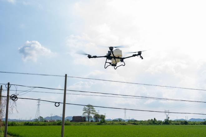 大疆极飞“神仙打架”农业无人机市场杀入智驾时代(图1)