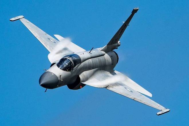 光辉战机在迪拜“机毁人亡”中国“枭龙”现场拿下大单(图13)