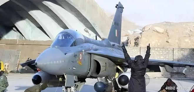 印度战机坠毁后阿联酋取消他国表演自己开着中国战机秀了一波(图8)