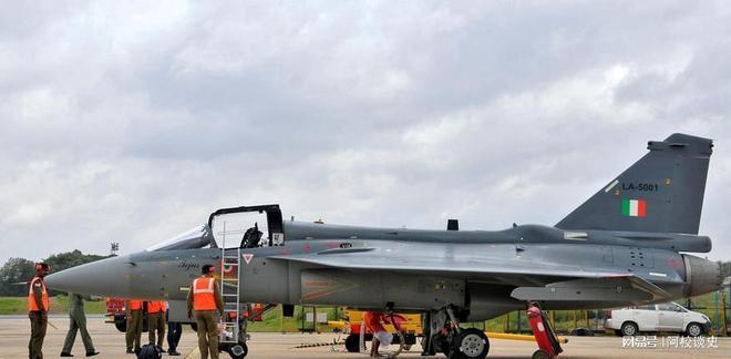 印度战机坠毁后阿联酋取消他国表演自己开着中国战机秀了一波(图9)