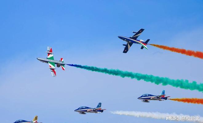 印度战机坠毁后阿联酋取消他国表演自己开着中国战机秀了一波(图11)