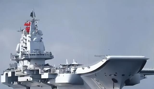 美媒:中国建造全球最大航母12万吨核动力可上舰100架歼35(图4)