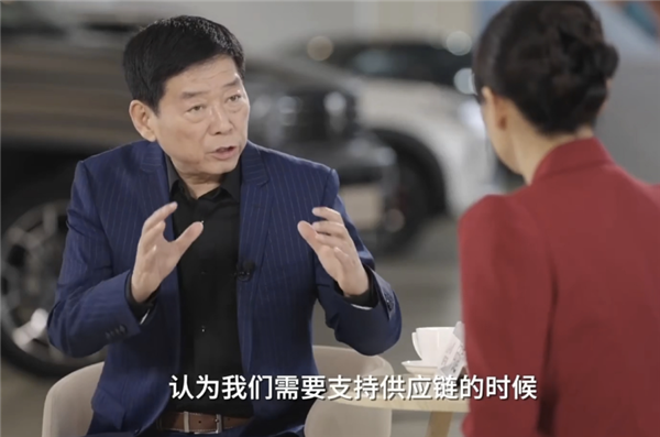 为何停售初代小米SU7？雷军：不想背刺老车主；AI大厂月薪3w疯抢文科生！网友：拯救了文科就业率；周鸿祎：将启动360安全龙虾全国巡装计划(图7)